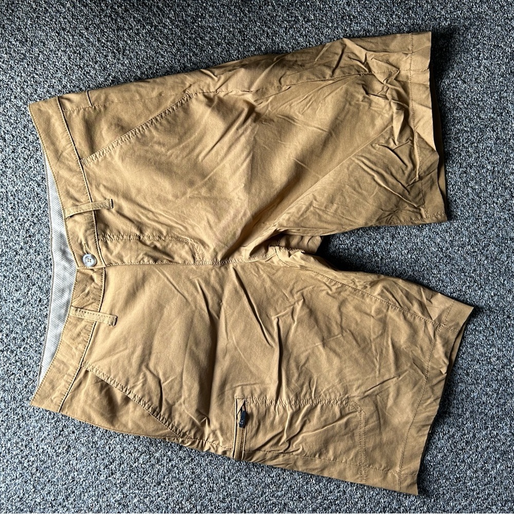 Eddie Bauer Men's Tan Performance Cotton-Blend Shorts